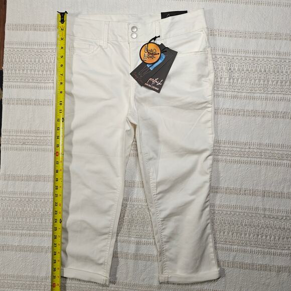 Copperflash White Stretch Denim Capri Pants Cuffed Hem Womens Size 10 NWT - Picture 4 of 8